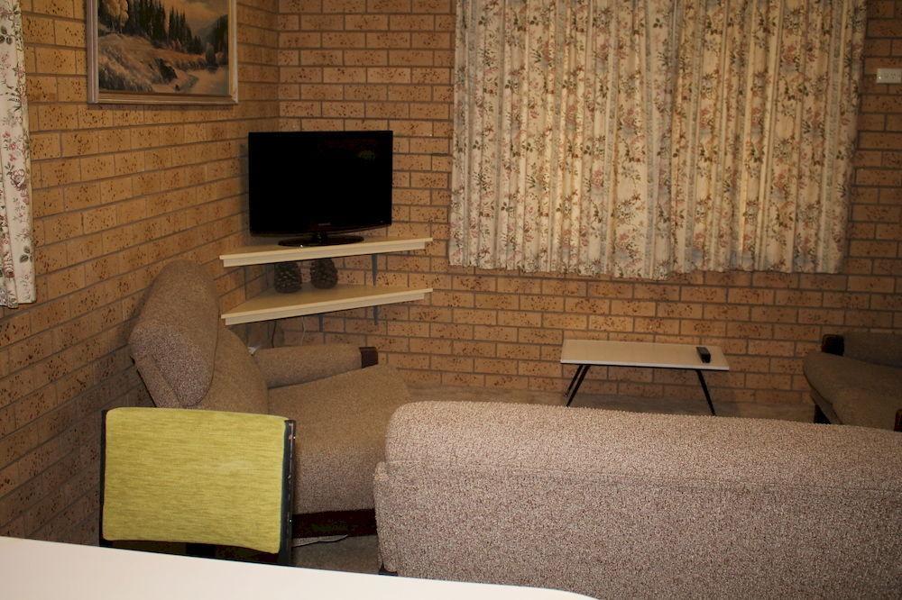 קורווה Lone Pine Motel מראה חיצוני תמונה