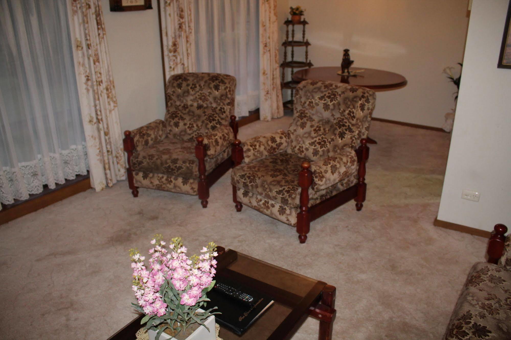 קורווה Lone Pine Motel מראה חיצוני תמונה